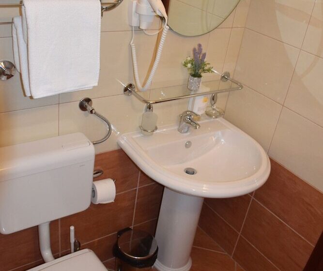 غرفة عائلية, Villa Mila