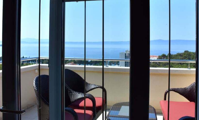 غرفة قياسية مطلّة علي البحر مزوَّدة بتراس, Villa Mila