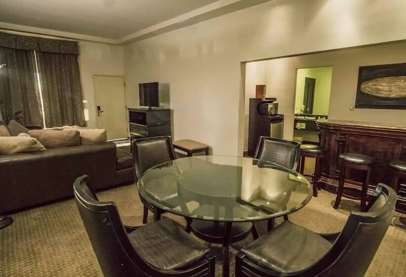 سوییت سوپریور, Barrokas Hotel & Suites