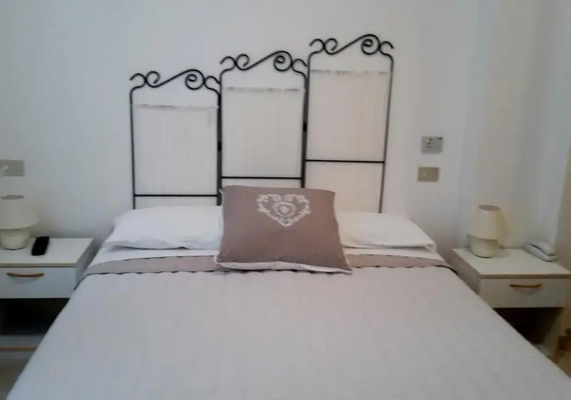 Huoneisto 1 Makuuhuone Pohjakerros, Airone Cervia B&b Camere E Appartamenti