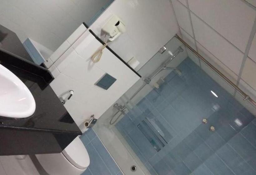 اتاق استاندارد با تخت بزرگ, Al Reef
