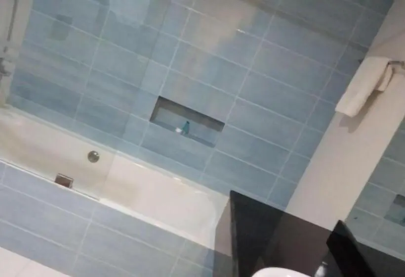 اتاق استاندارد با تخت بزرگ, Al Reef