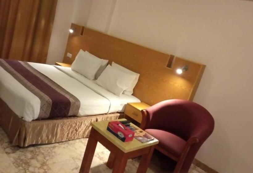 اتاق استاندارد با تخت بزرگ, Al Reef