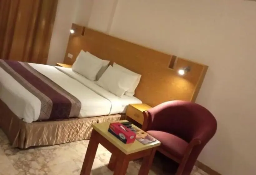 اتاق استاندارد با تخت بزرگ, Al Reef