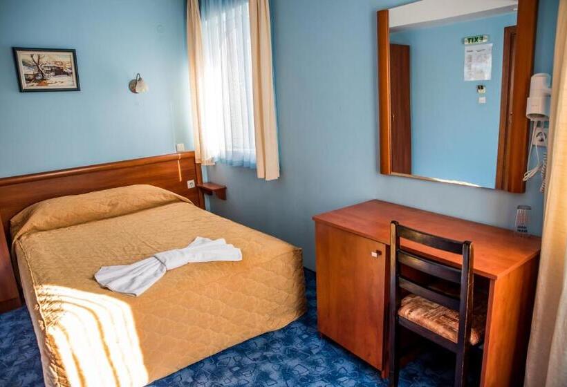 Quarto Estandar Individual com Sacada, Bariakov Family