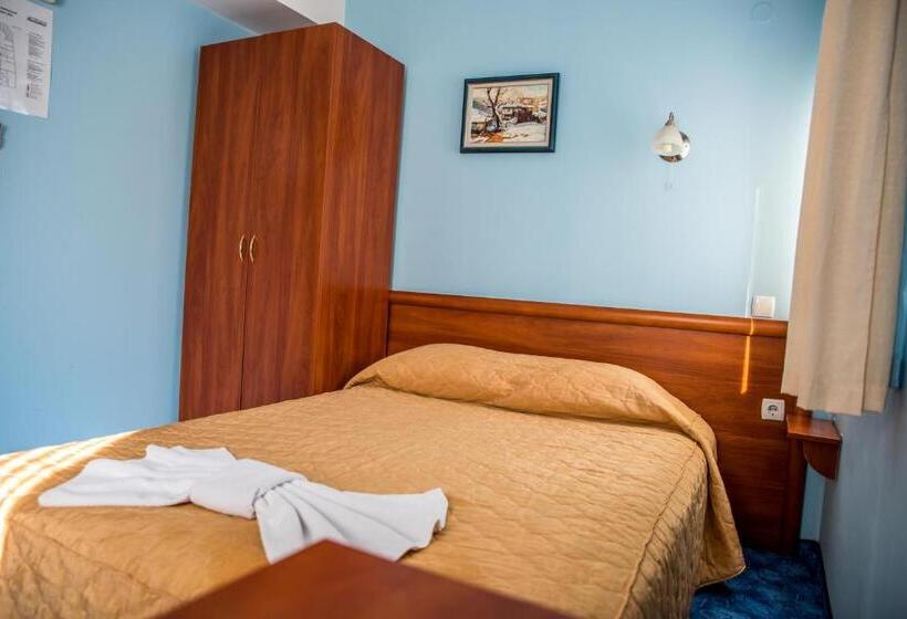 Quarto Estandar Individual com Sacada, Bariakov Family