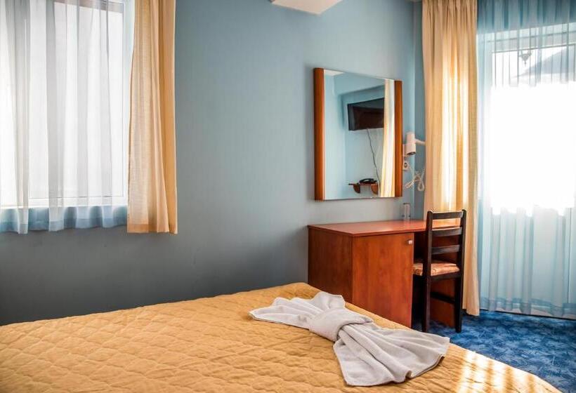 Quarto Estandar Individual com Sacada, Bariakov Family