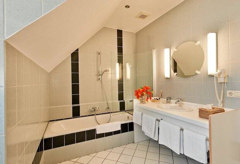 اتاق راحتی, Golf & Country