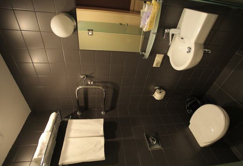 غرفة قياسية, Novye Gorki