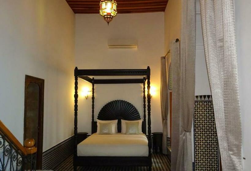 سوییت با چشم‌انداز باغ, Riad Sabah