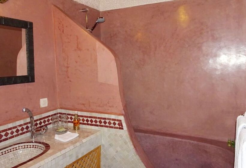 プールビュースイート, Riad Sabah