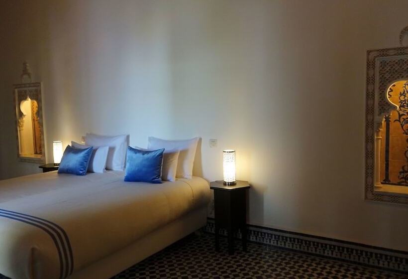 سوییت, Riad Sabah