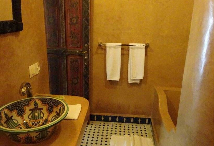 سوییت با چشم‌انداز باغ, Riad Sabah