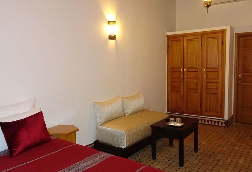 اتاق راحتی سه تخته, Riad Sabah