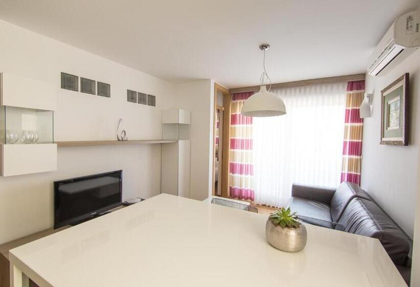 דירת חדר עם נוף לים ומרפסת, Villa Novak