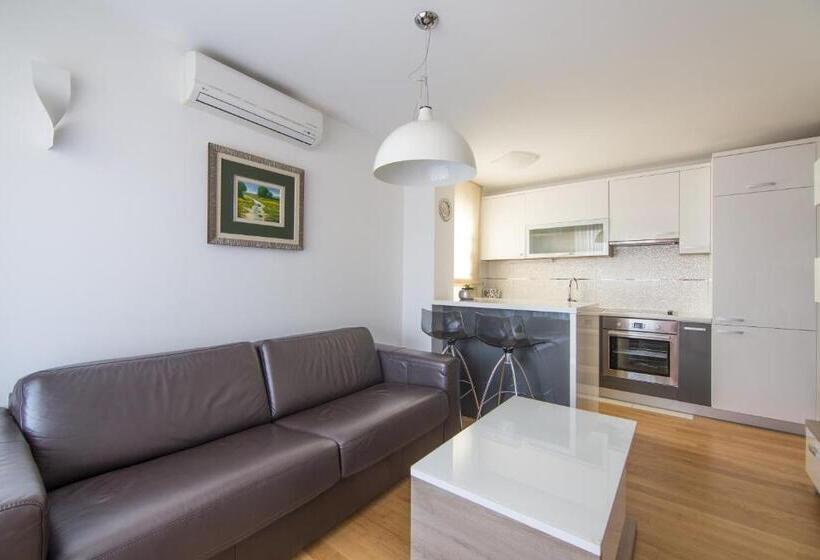 דירת חדר עם נוף לים ומרפסת, Villa Novak