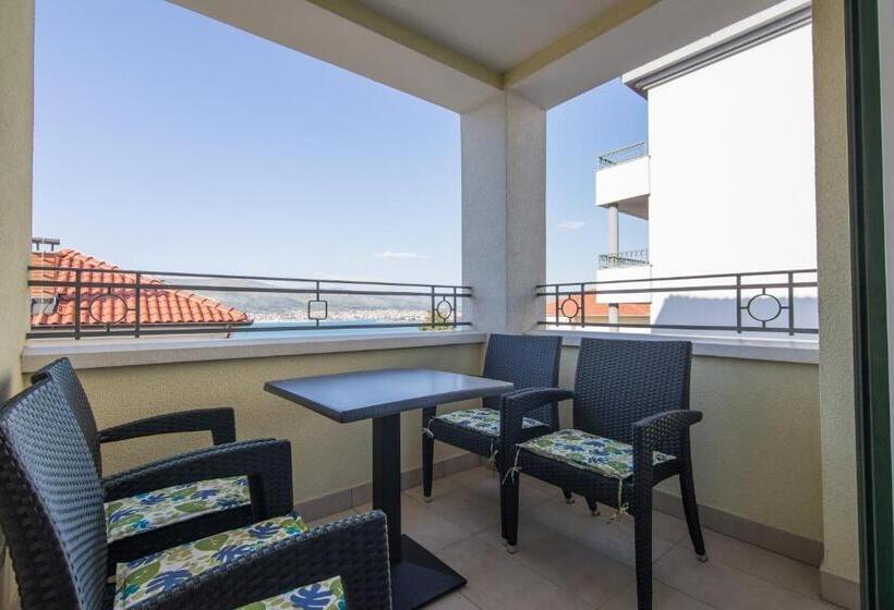 דירת חדר עם נוף לים ומרפסת, Villa Novak