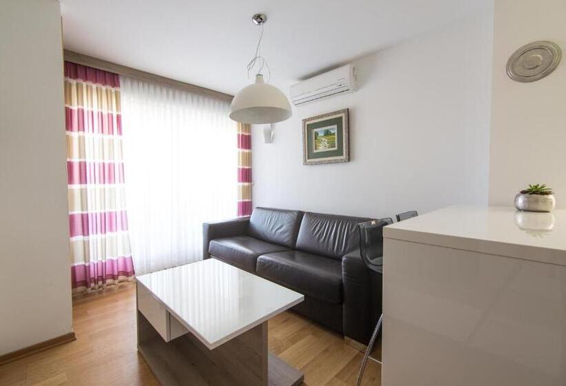 דירת חדר עם נוף לים ומרפסת, Villa Novak