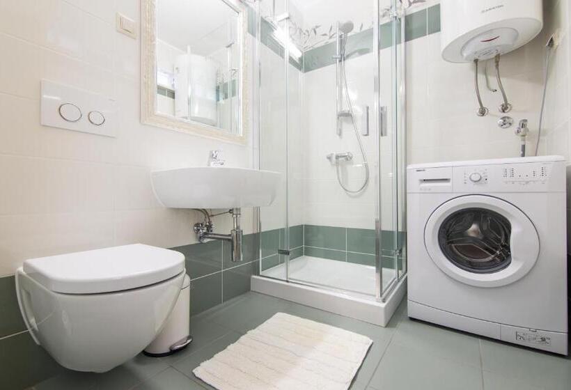 דירת חדר עם נוף לים ומרפסת, Villa Novak