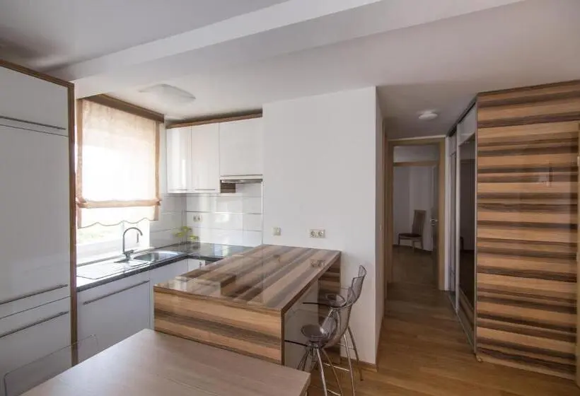 バルコニー付き１ベッドルームアパートメント, Villa Novak