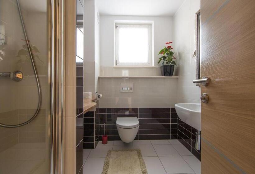 דירה בת חדר שינה 1 עם מרפסת, Villa Novak