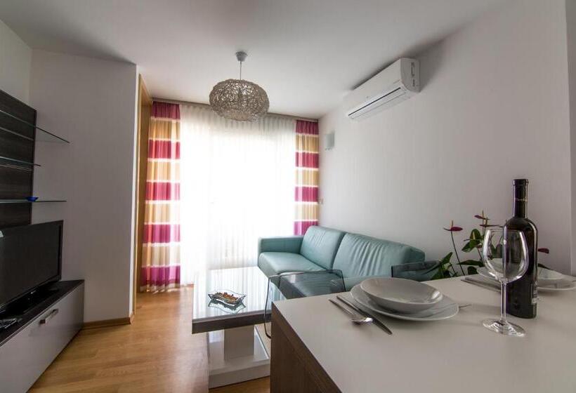 דירת חדר עם נוף לים ומרפסת, Villa Novak