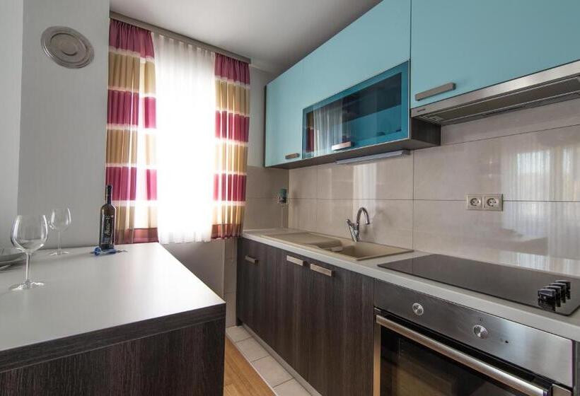 דירת חדר עם נוף לים ומרפסת, Villa Novak