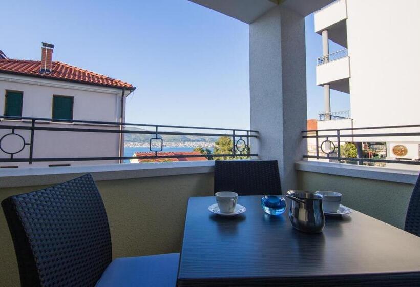 דירת חדר עם נוף לים ומרפסת, Villa Novak