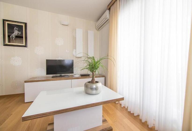 דירה בת חדר שינה 1 עם מרפסת, Villa Novak