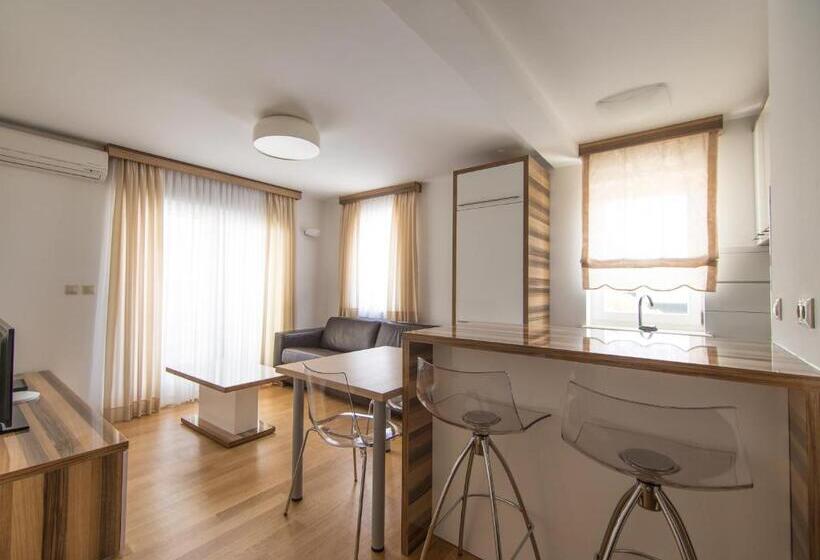 דירה בת חדר שינה 1 עם מרפסת, Villa Novak