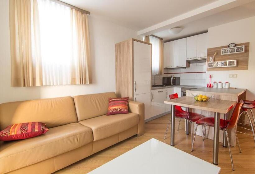 דירה בת חדר שינה 1 עם מרפסת, Villa Novak