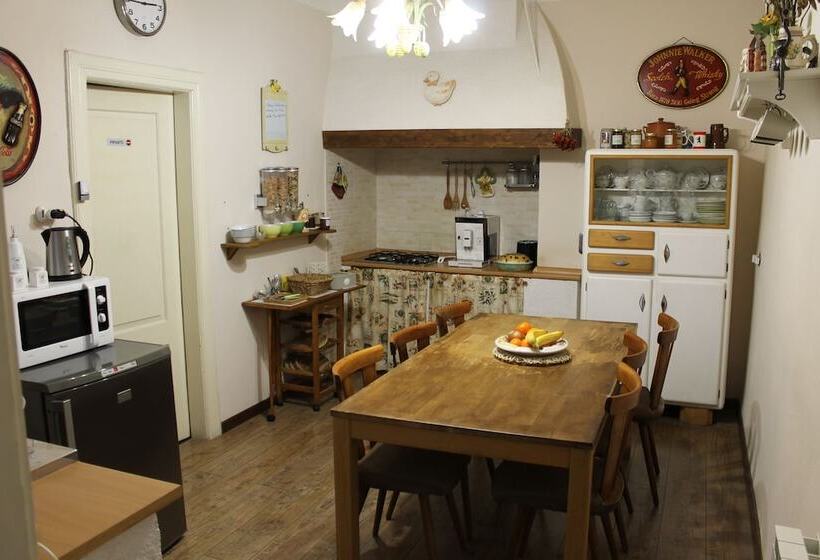 اتاق استاندارد با سرویس بهداشتی مشترک, Bed And Breakfast Al Cucherle