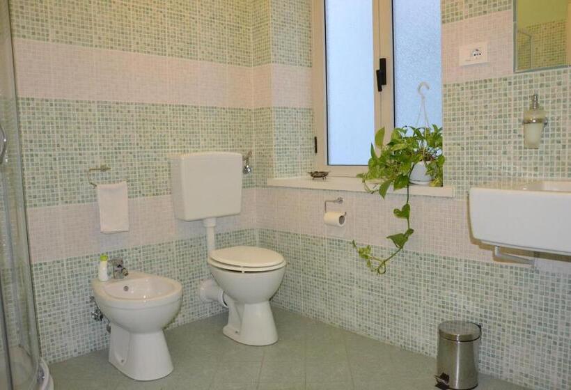 اتاق استاندارد یک تخته با سرویس بهداشتی مشترک, Bed And Breakfast Al Cucherle