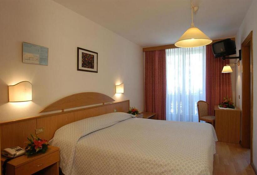 Номер Стандарт Трехместный, Centrale