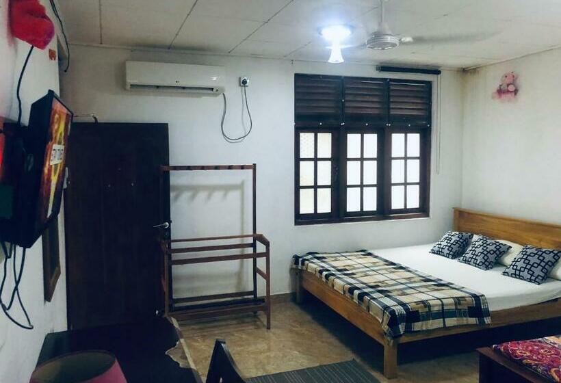 Quarto Familiar, Thisara Pool Resort Kataragama & Yala & Kabiliththa Safari