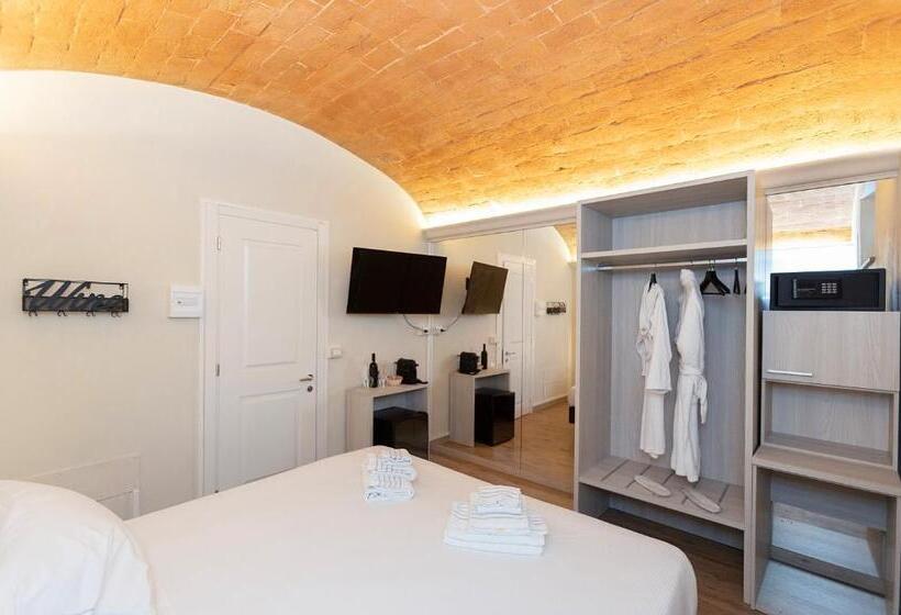 Standard room with outdoor bath, Florence Luxury Guest House