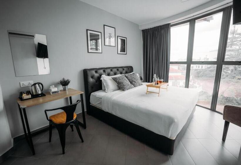 Deluxe Szoba Kind Size Bed, B Lot