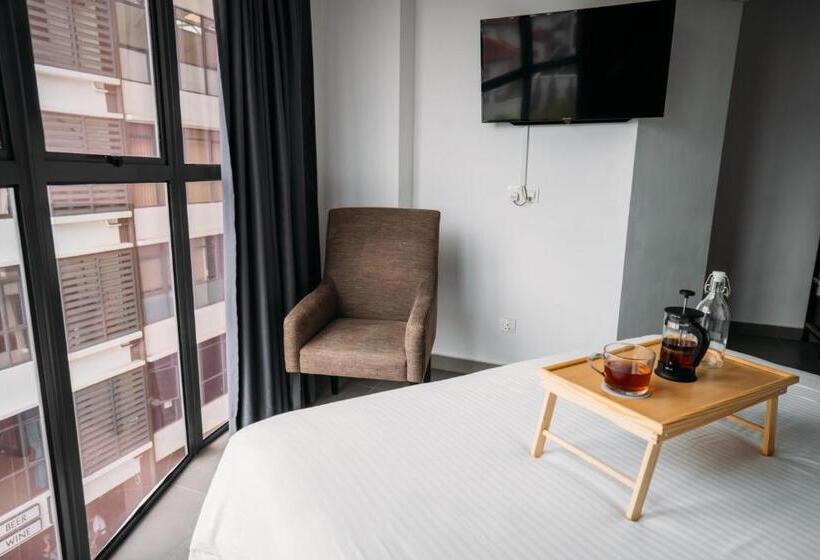 Deluxe Szoba Kind Size Bed, B Lot