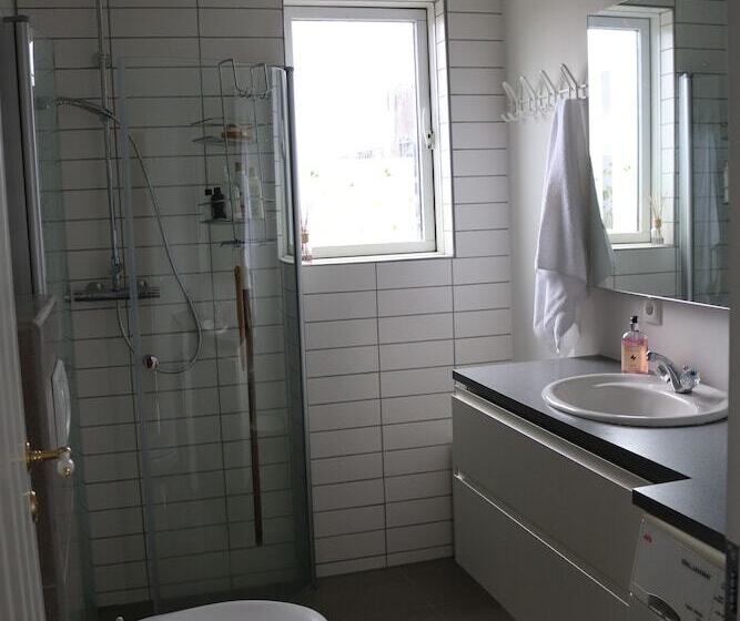 آپارتمان 2 خوابه با چشم‌انداز دریا, Guesthouse Lyngholt