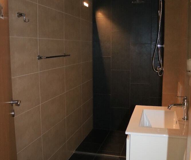 اتاق استاندارد یک تخته با سرویس بهداشتی مشترک, Guesthouse Lyngholt