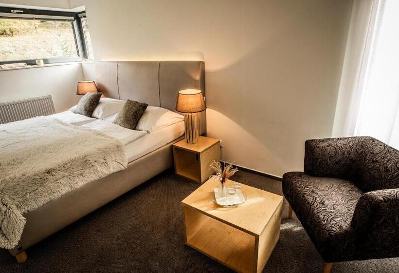 اتاق لوکس, & Garden U Holubů