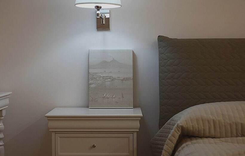 اتاق لوکس چهار تخته, La Strada Parlata