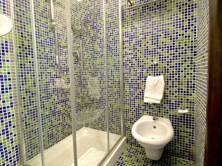 سوئیت با وان آب گرم, Residenza Il Barone