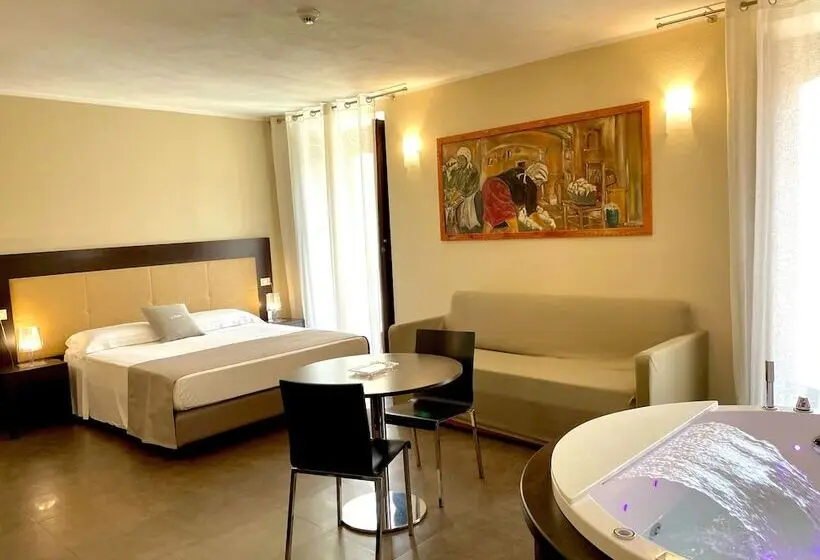 سوئیت با وان آب گرم, Residenza Il Barone