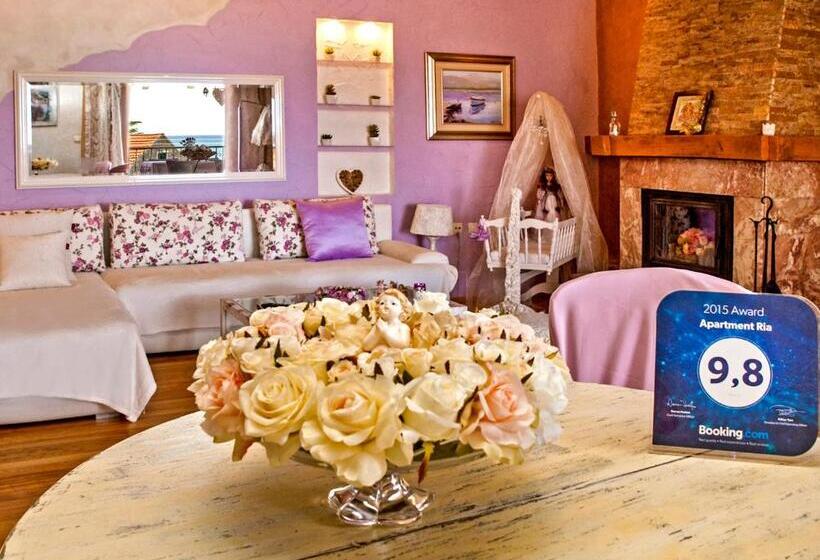 带1个卧室的带海景的公寓, Villa Ria