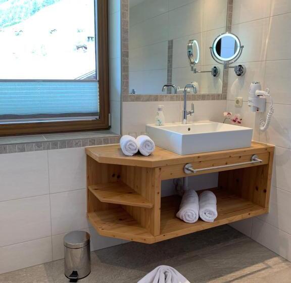 דירת חדר, Pension Alpenperle