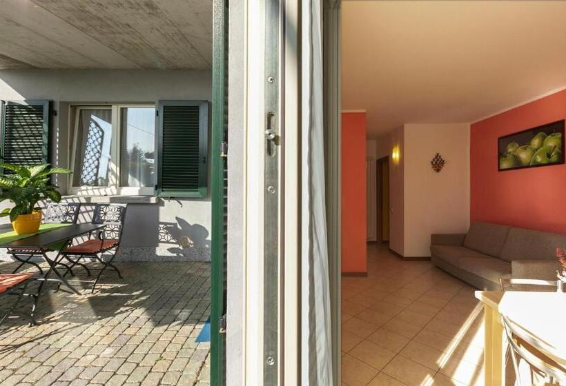 2 Bedroom Apartment with Views, Residence La Collina