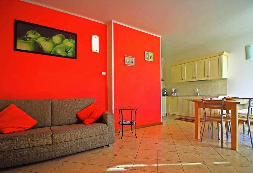 2 Bedroom Apartment with Views, Residence La Collina