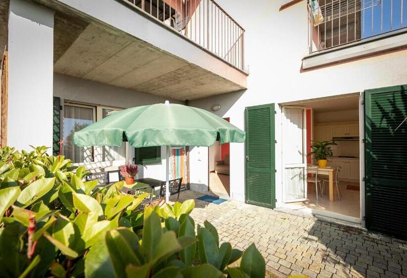 2 Bedroom Apartment with Views, Residence La Collina