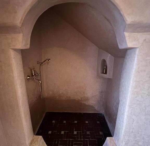 اتاق لوکس, Riad Ecila